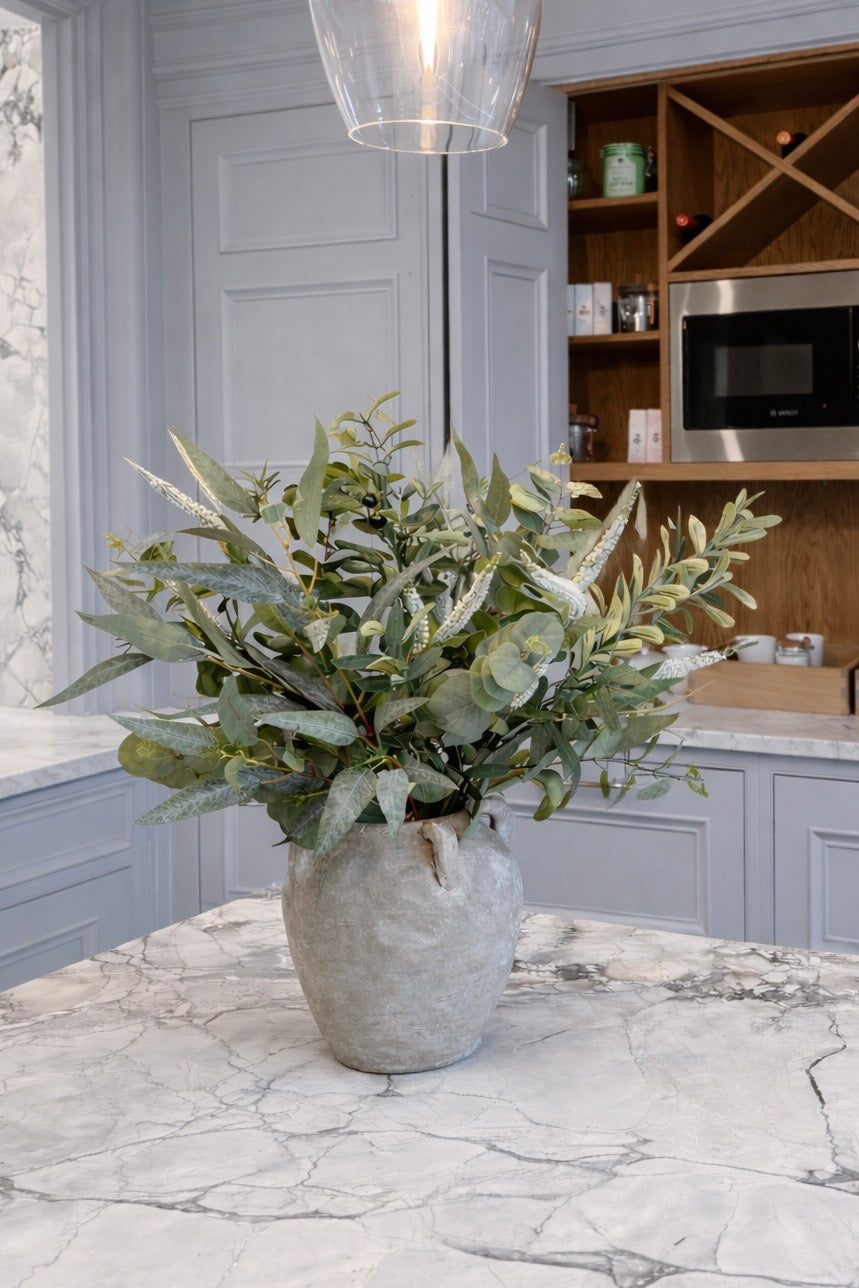 Faux foliage arrangement